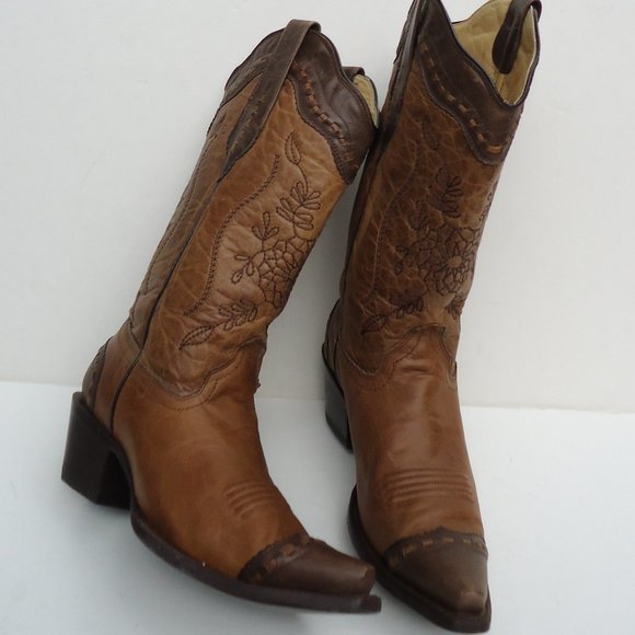 Corral Shoes - NWOT .SIZE 8 M. Corral Western Cowboy Boots